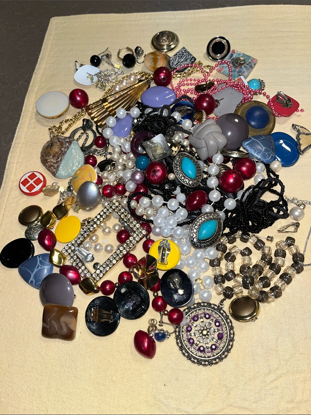 Craft junk jewelry- As is